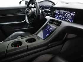 Porsche Taycan (2021) thumbnail 3