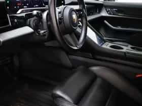 Porsche Taycan (2021) thumbnail 35