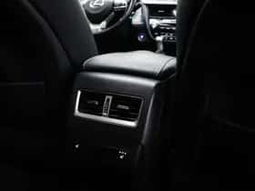 Lexus RX (2019) thumbnail 3