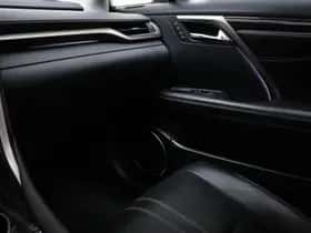 Lexus RX (2019) thumbnail 49