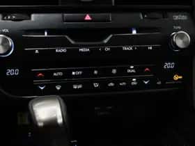 Lexus RX (2019) thumbnail 53