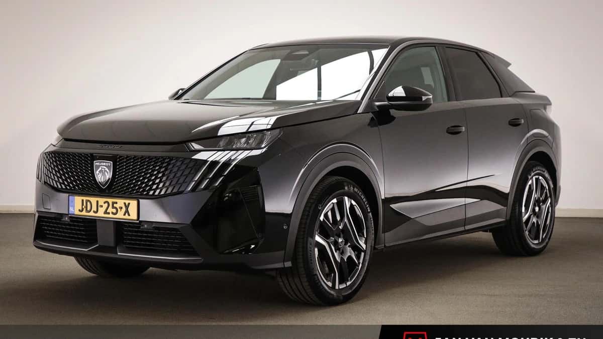 Peugeot e-3008 (2024) — foto 1