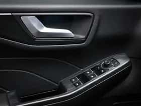 Ford Kuga (2023) thumbnail 24