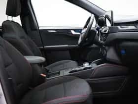 Ford Kuga (2023) thumbnail 8