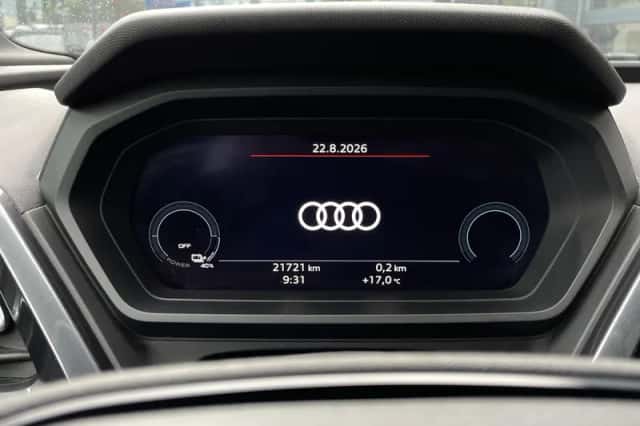 Audi Q4 e-tron (2025) thumbnail 5