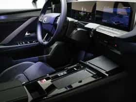 Opel Astra (2024) thumbnail 3