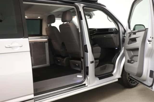 Volkswagen California (2022) thumbnail 4