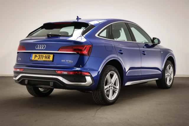 Audi Q5 (2022) thumbnail 2