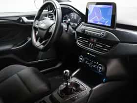 Ford Focus (2019) thumbnail 3