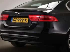 Jaguar XE (2015) thumbnail 21