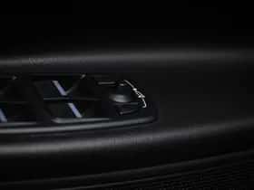 Jaguar XE (2015) thumbnail 27