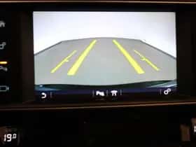 Jaguar XE (2015) thumbnail 7
