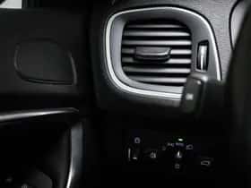 Volvo V40 (2017) thumbnail 25
