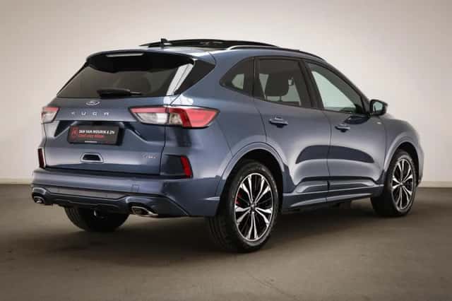 Ford Kuga (2023) thumbnail 2