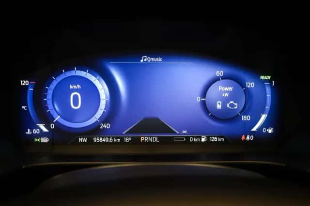 Ford Kuga (2023) thumbnail 5