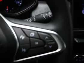 Renault Clio (2021) thumbnail 30