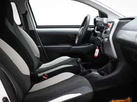 Peugeot 108 (2016) thumbnail 8