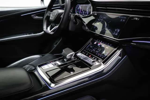 Audi Q8 (2019) thumbnail 4