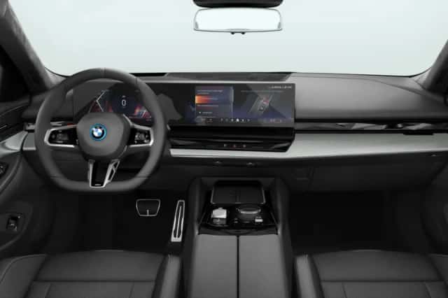 BMW i5 (2026) thumbnail 3