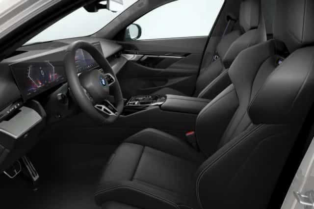 BMW i5 (2026) thumbnail 4