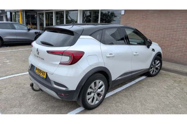 Renault Captur (2020) thumbnail 3