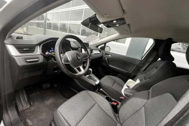 Renault Captur (2022) thumbnail 5