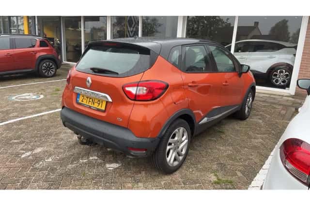 Renault Captur (2014) thumbnail 2