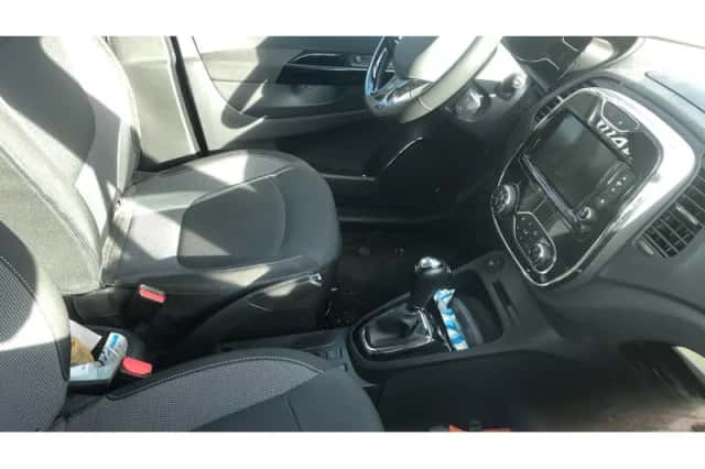 Renault Captur (2016) thumbnail 5