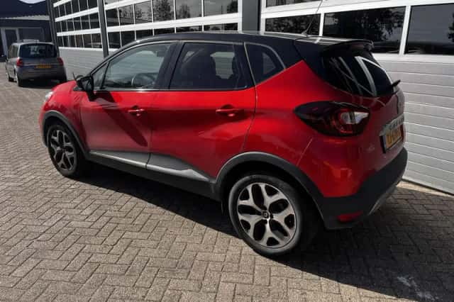 Renault Captur (2018) thumbnail 2