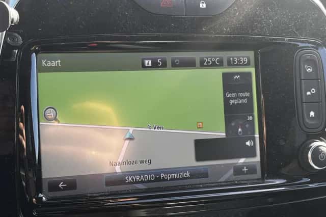 Renault Captur (2018) thumbnail 6