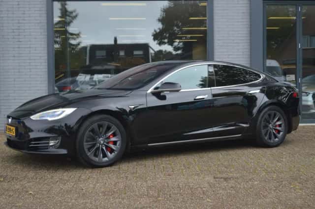 Tesla Model S (2019) thumbnail 1