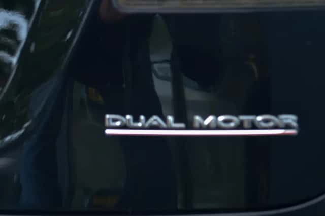 Tesla Model S (2019) thumbnail 2