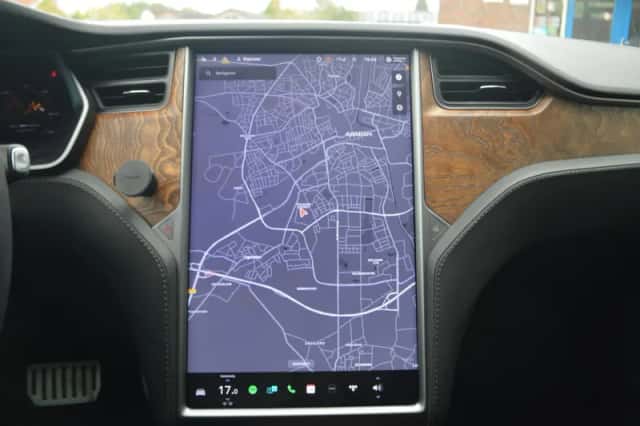 Tesla Model S (2019) thumbnail 3