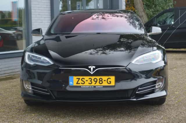 Tesla Model S (2019) thumbnail 6