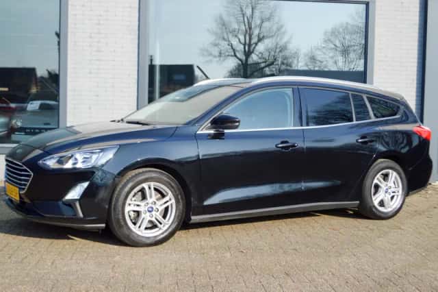 Ford Focus (2021) thumbnail 1