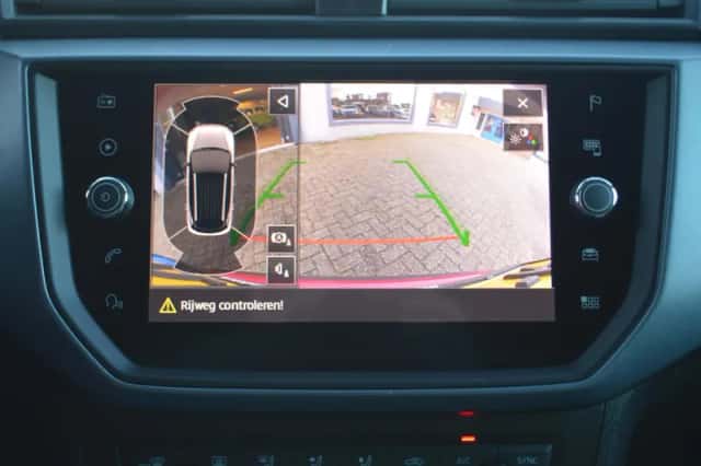 SEAT Arona (2019) thumbnail 2