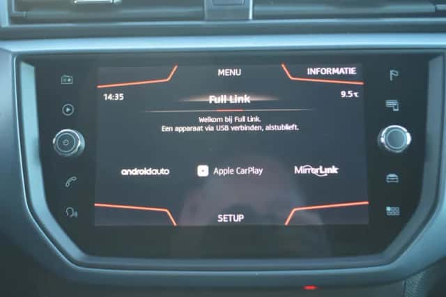 SEAT Arona (2019) thumbnail 3
