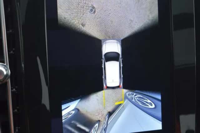 Volvo XC40 (2022) thumbnail 3