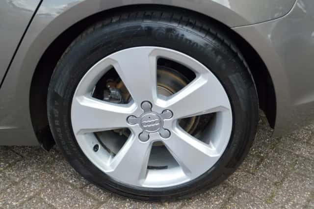 Audi A3 (2013) thumbnail 2