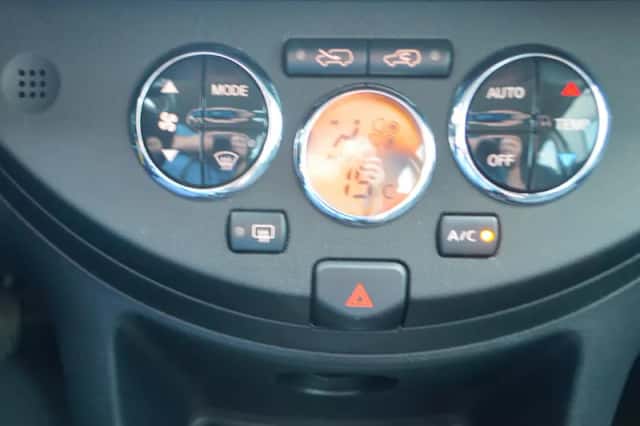Nissan Note (2007) thumbnail 2
