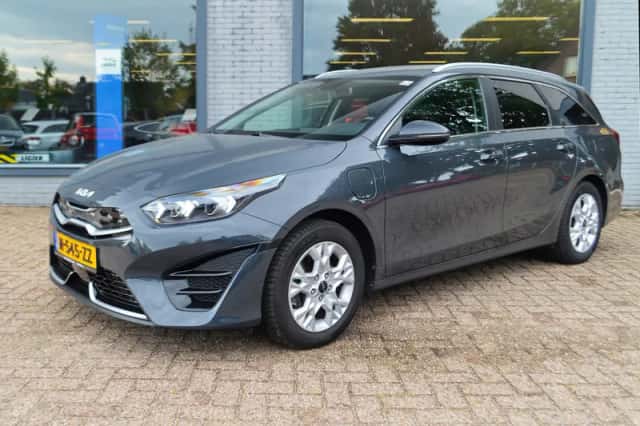 Kia Ceed (2022) thumbnail 1