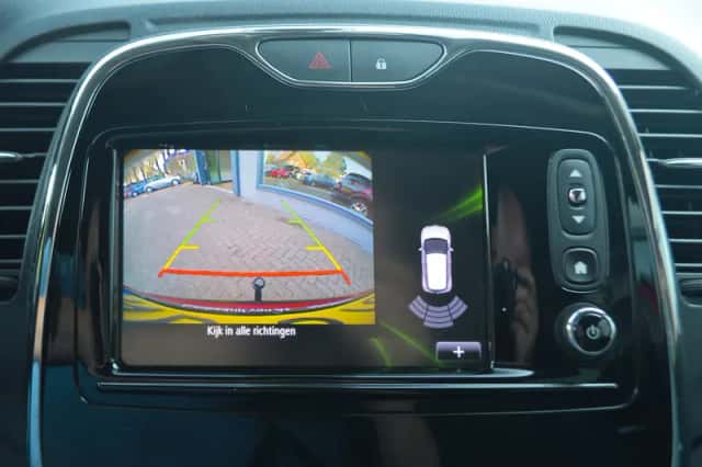 Renault Captur (2017) thumbnail 2