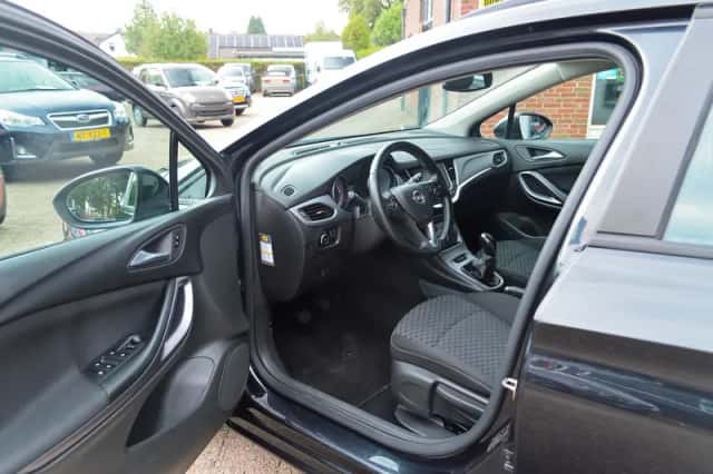 Opel Astra (2016) thumbnail 5