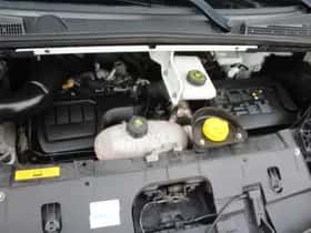 Opel Vivaro (2016) thumbnail 21