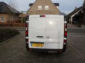Opel Vivaro (2016) thumbnail 10