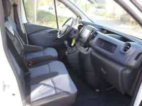 Opel Vivaro (2019) thumbnail 11