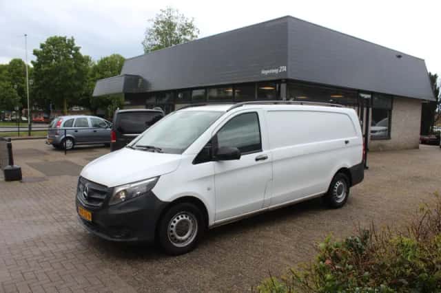 Mercedes-Benz Vito (2016) thumbnail 3