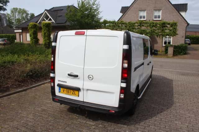 Opel Vivaro (2019) thumbnail 10