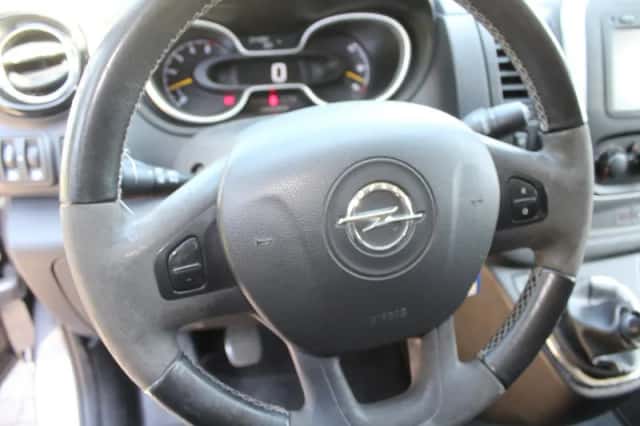 Opel Vivaro (2015) thumbnail 12