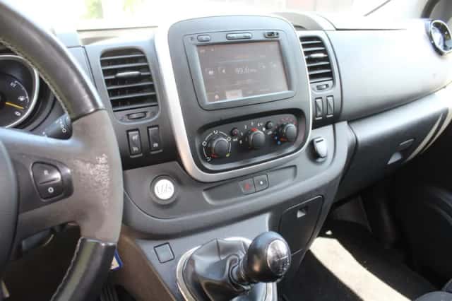 Opel Vivaro (2015) thumbnail 14